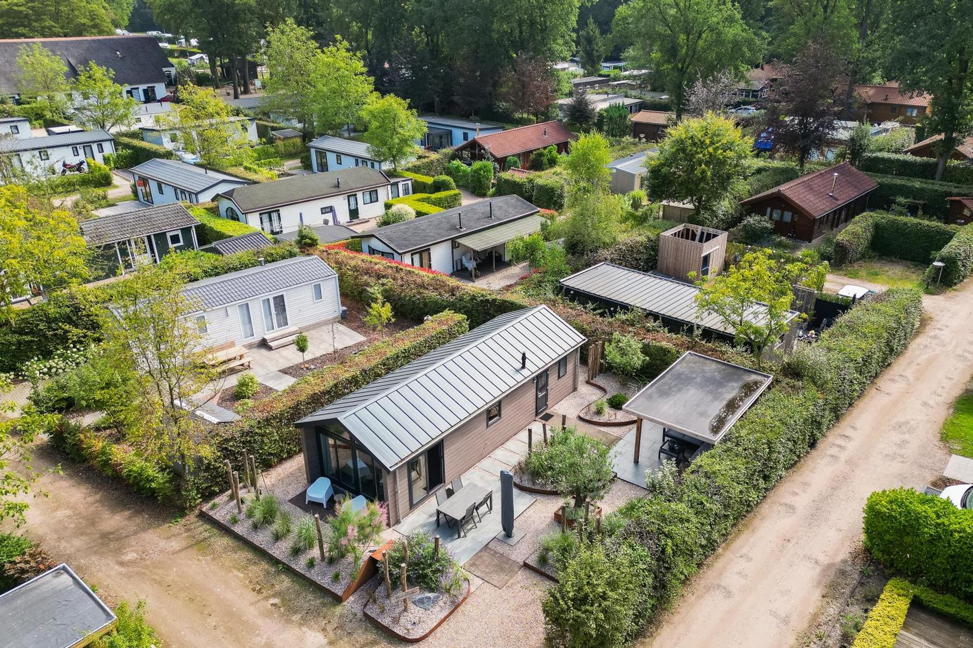 Modern Ingericht Chalet Op Groen Park Op De Veluwe Epe Exteriör bild