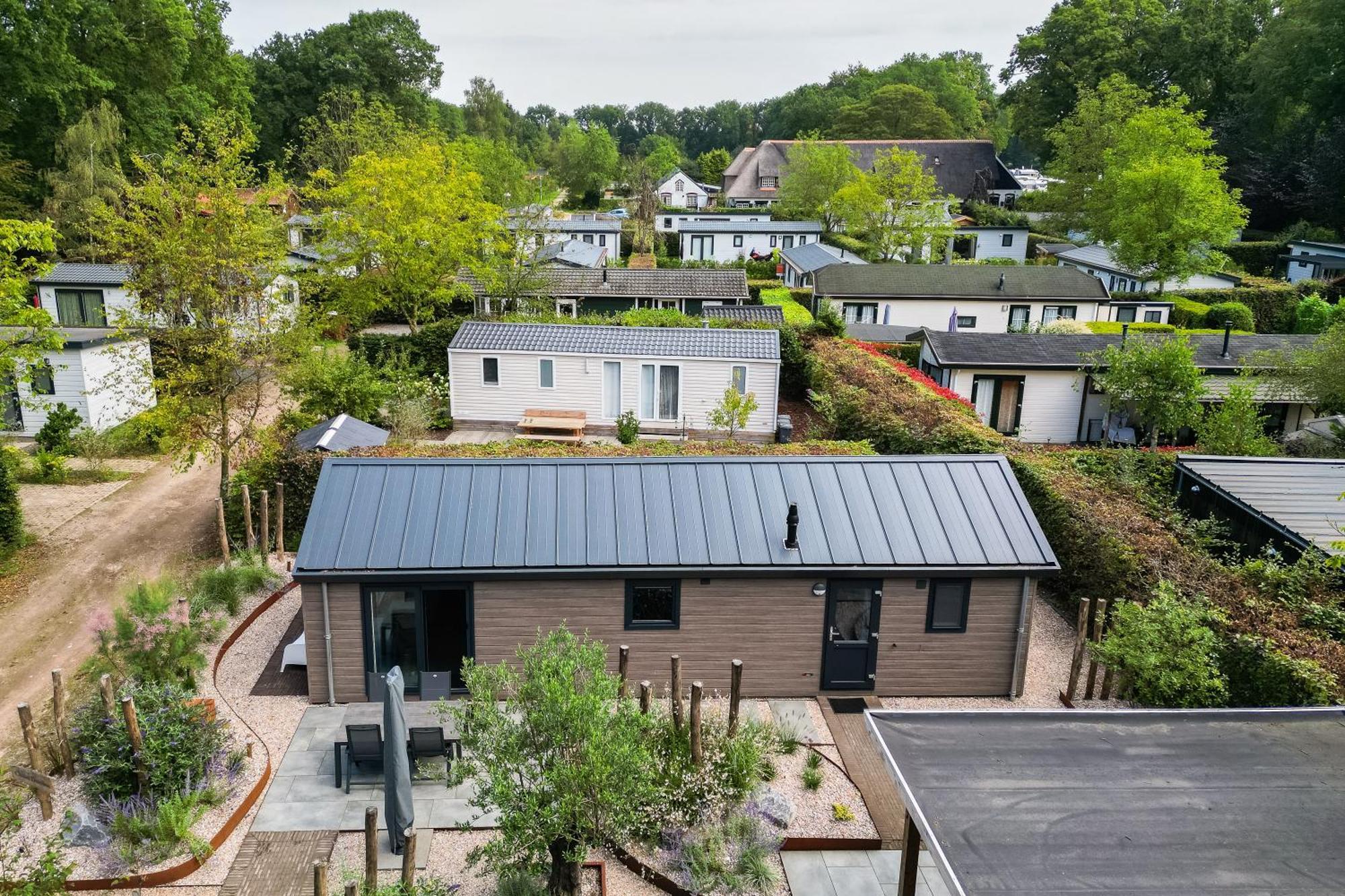Modern Ingericht Chalet Op Groen Park Op De Veluwe Epe Exteriör bild