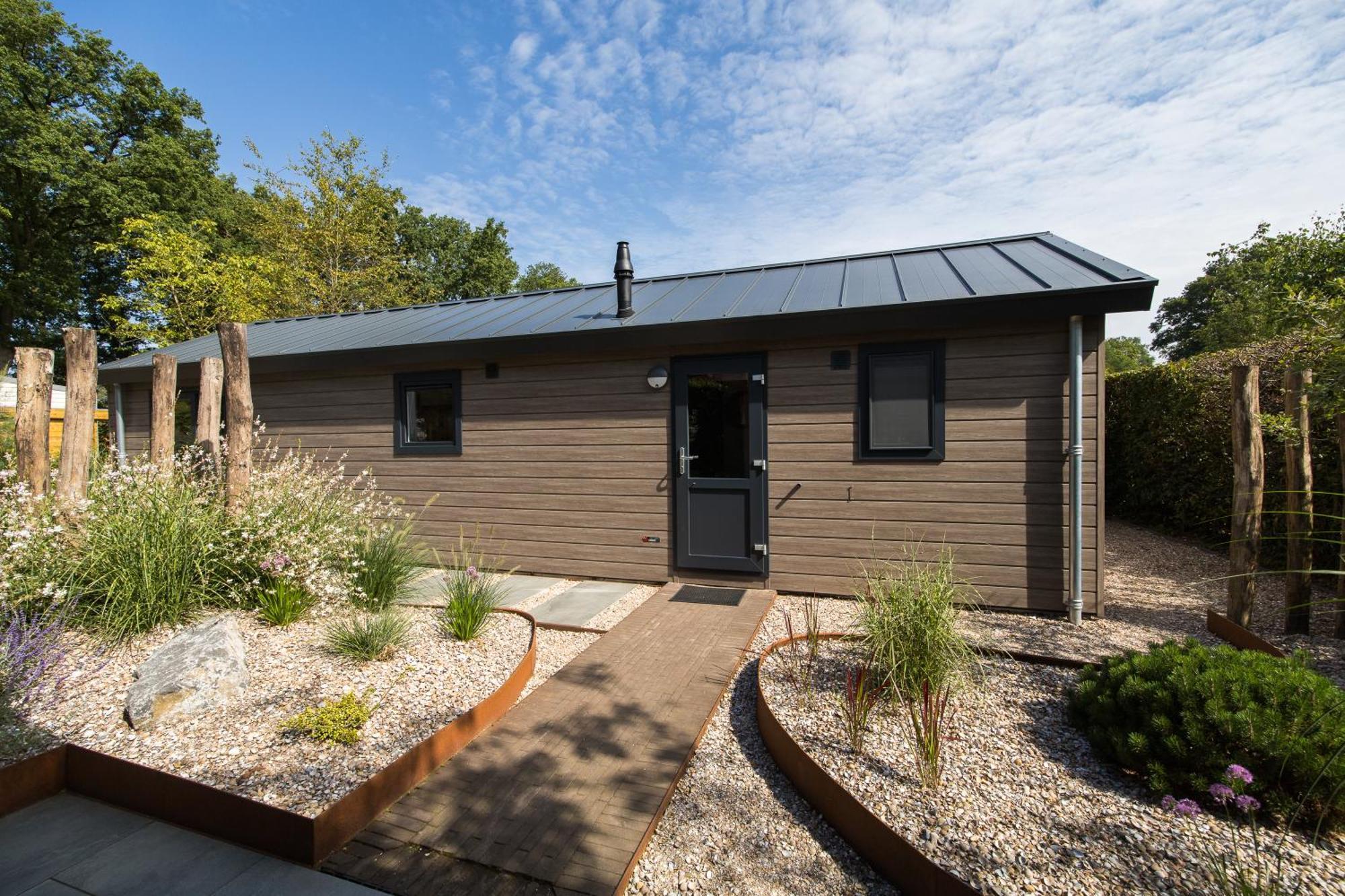 Modern Ingericht Chalet Op Groen Park Op De Veluwe Epe Exteriör bild